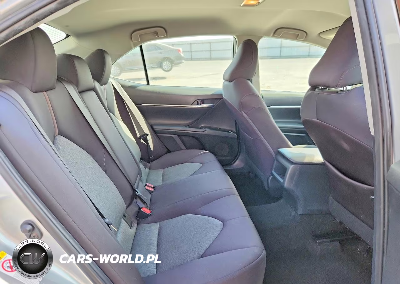 2018 Toyota Camry Le VIN:4T1B11HK0JU529276 - 10
