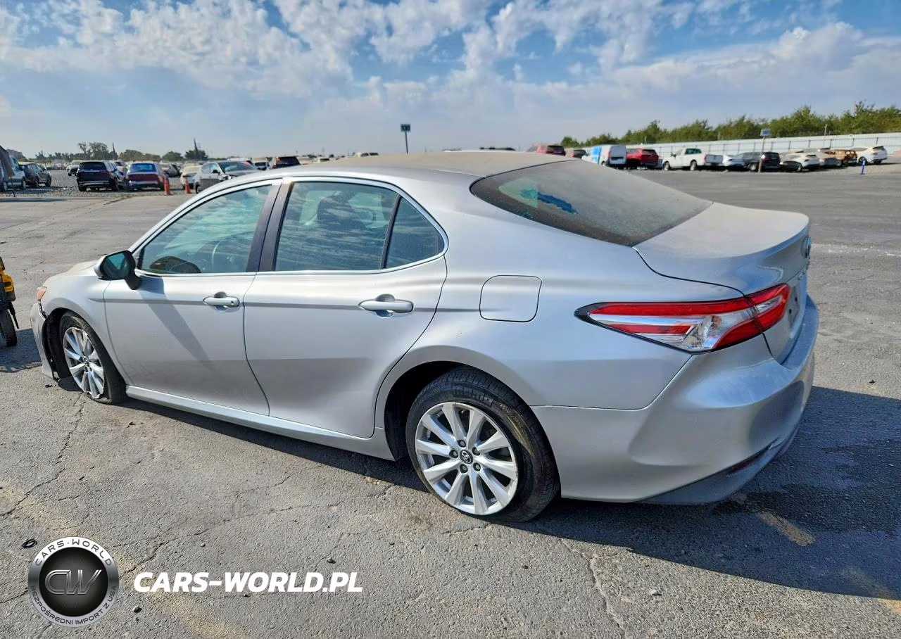 2018 Toyota Camry Le VIN:4T1B11HK0JU529276 - 2