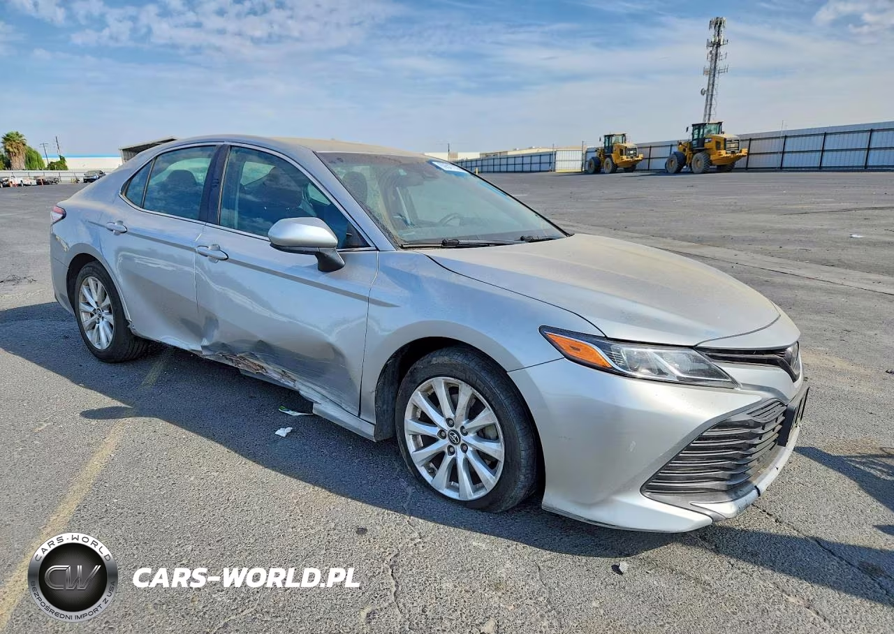 2018 Toyota Camry Le VIN:4T1B11HK0JU529276 - 4