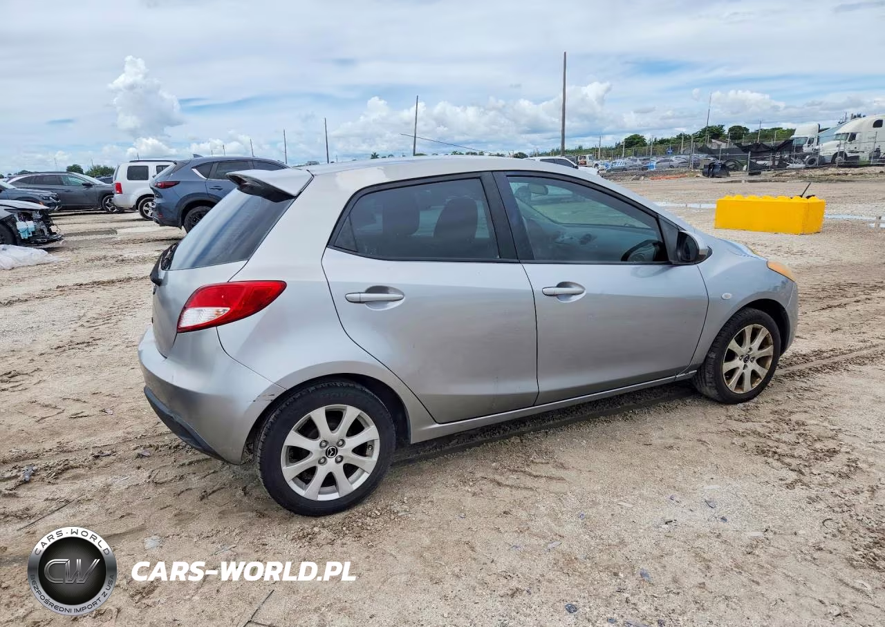 2013 Mazda Mazda2 VIN:JM1DE1LY4D0160804 - 3