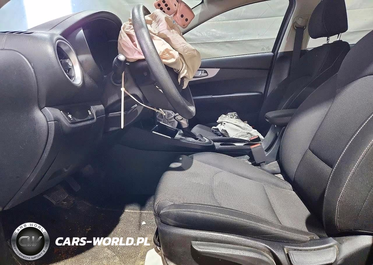 2023 Kia Forte Lxs VIN:3KPF24AD2PE517427 - 7