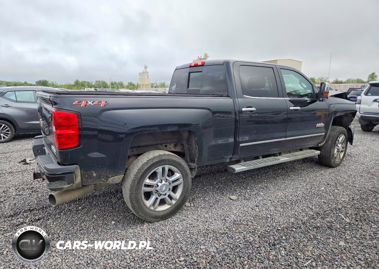 2019 Chevrolet Silverado K2500 High Country VIN:1GC1KUEY7KF278186 - 3