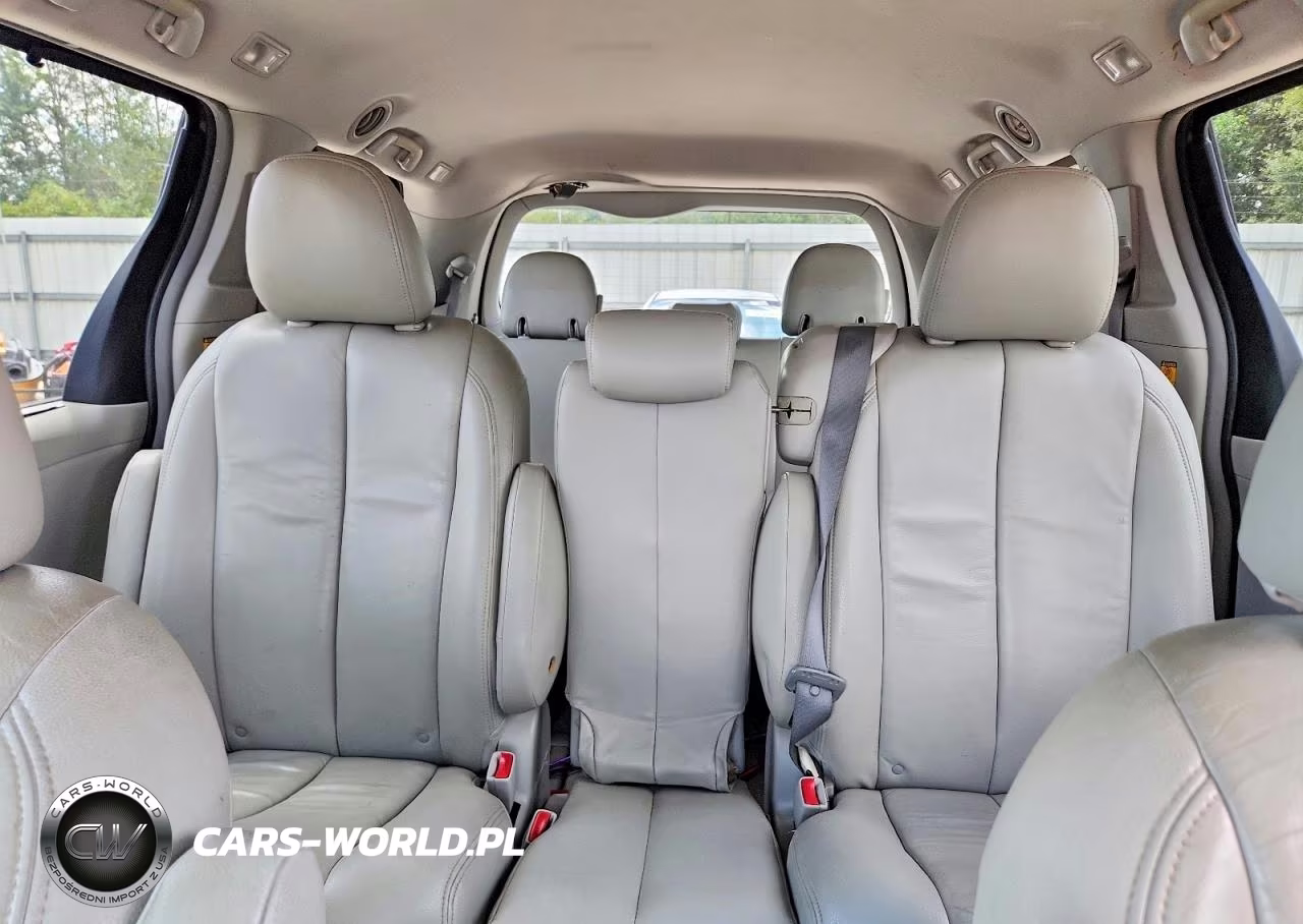 2011 Toyota Sienna Le VIN:5TDKK3DC8BS029366 - 10