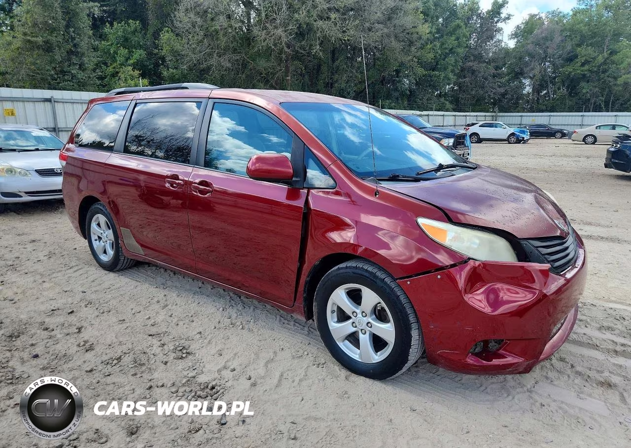 2011 Toyota Sienna Le VIN:5TDKK3DC8BS029366 - 4