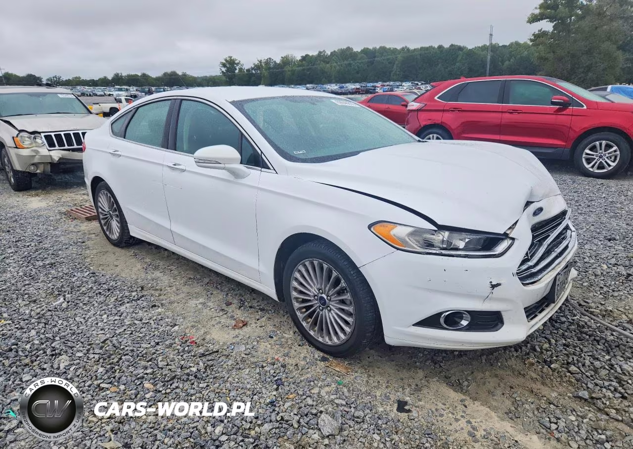 2015 Ford Fusion Titanium VIN:3FA6P0K97FR152924 - 4