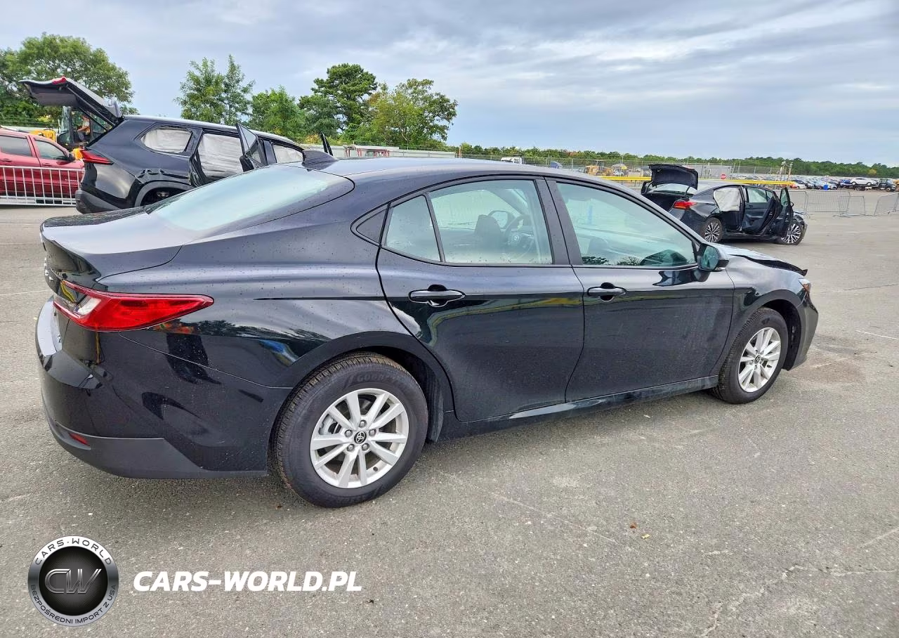 2026 Toyota Camry Le VIN:4T1DBADK3TU058450 - 3