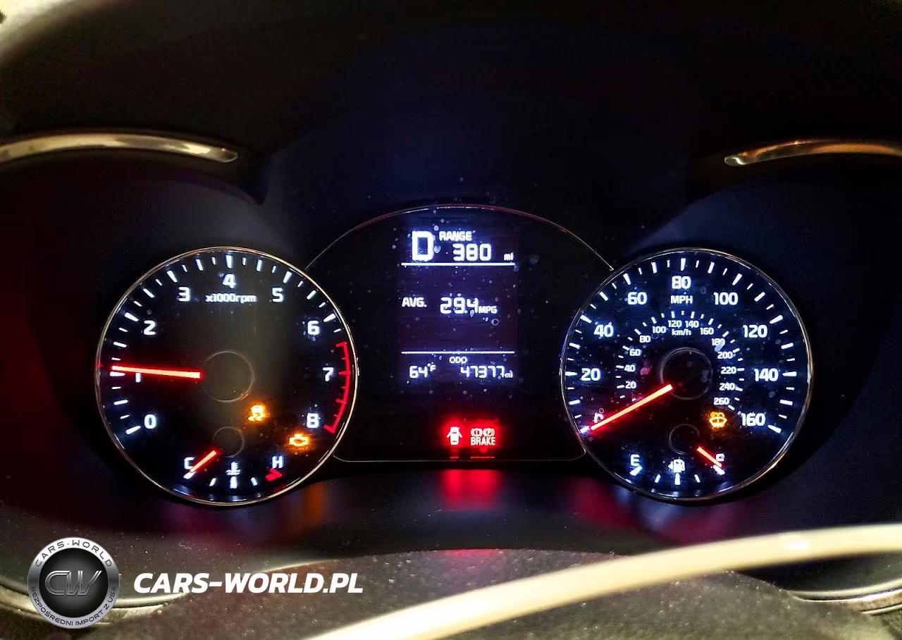 2018 Kia Forte Lx VIN:3KPFK4A75JE195724 - 9