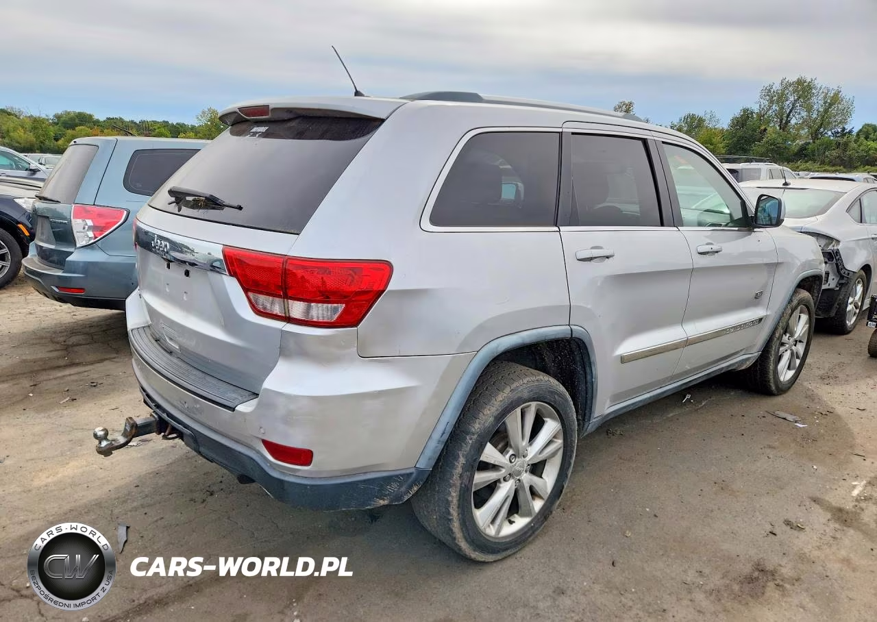 2011 Jeep Grand Cherokee Laredo VIN:1J4RR4GT0BC646364 - 3