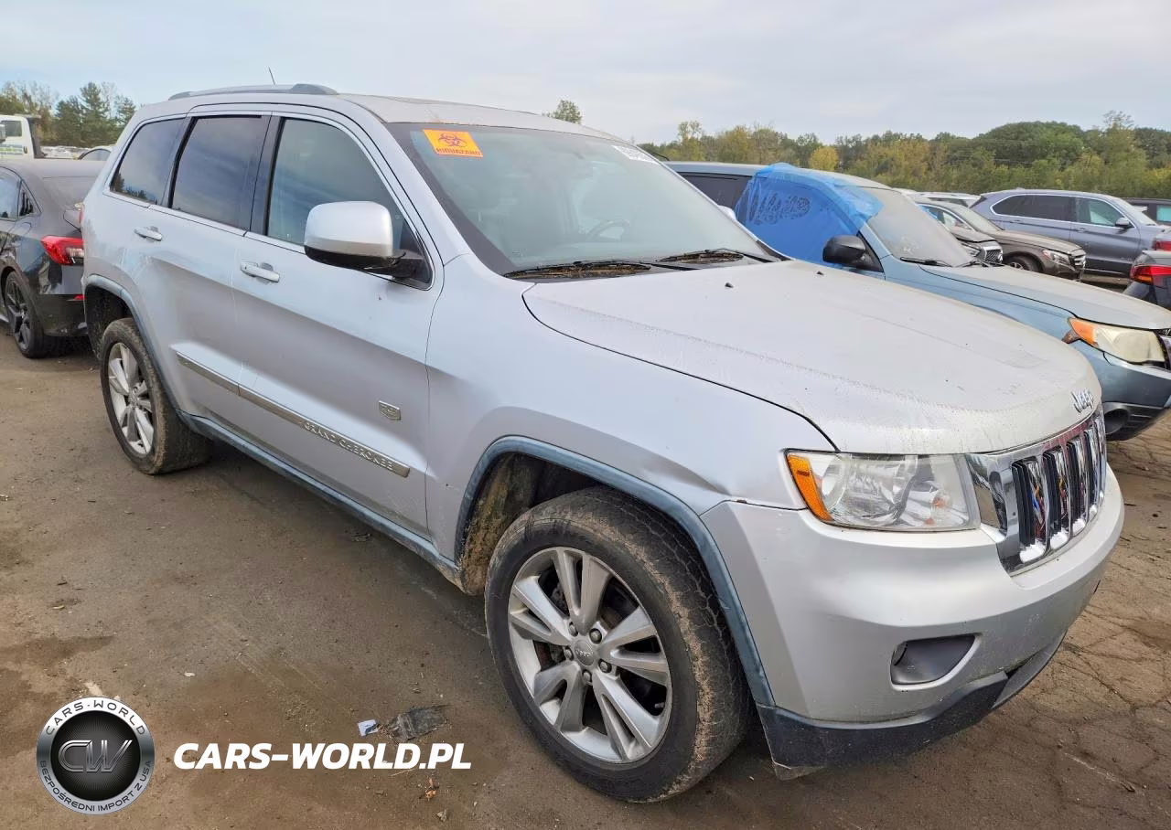 2011 Jeep Grand Cherokee Laredo VIN:1J4RR4GT0BC646364 - 4