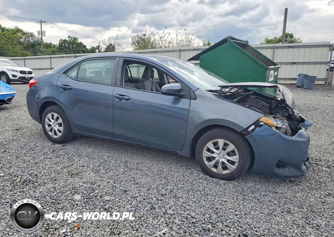 2017 Toyota Corolla Le VIN:2T1BURHE1HC932579 - 4