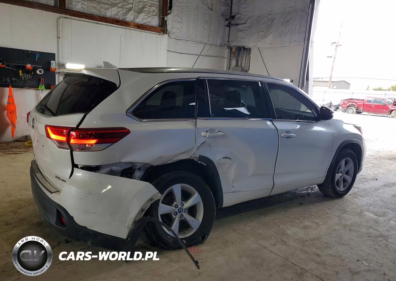 2018 Toyota Highlander Xle VIN:5TDJZRFH0JS830004 - 3