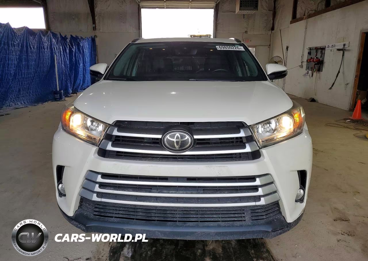 2018 Toyota Highlander Xle VIN:5TDJZRFH0JS830004 - 5