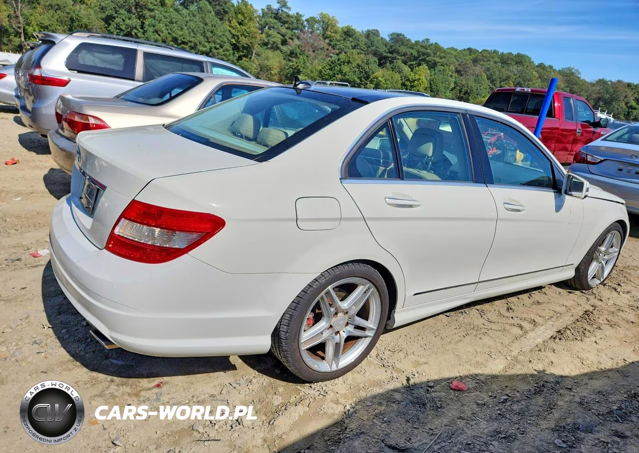 2011 Mercedes-Benz C 300 VIN:WDDGF5EB5BA483993 - 3