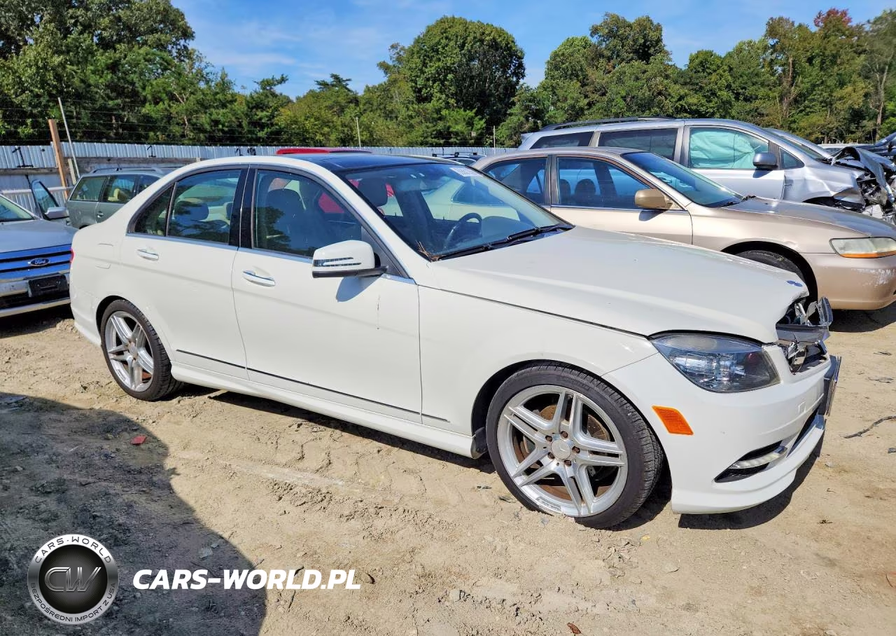 2011 Mercedes-Benz C 300 VIN:WDDGF5EB5BA483993 - 4