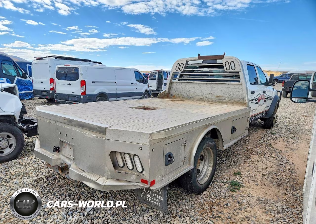 2018 Ram 5500 VIN:3C7WRNFL9JG185499 - 3