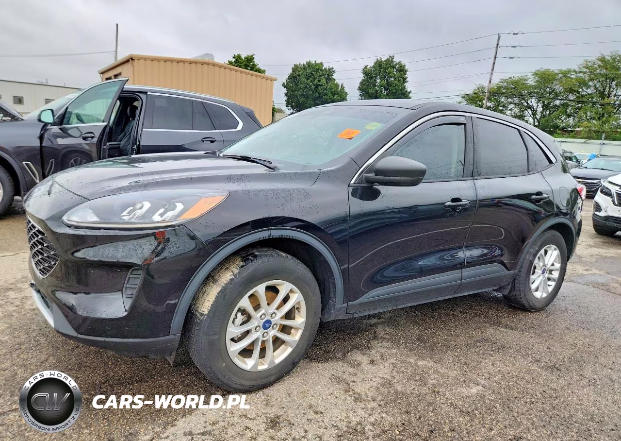 2022 Ford Escape Se