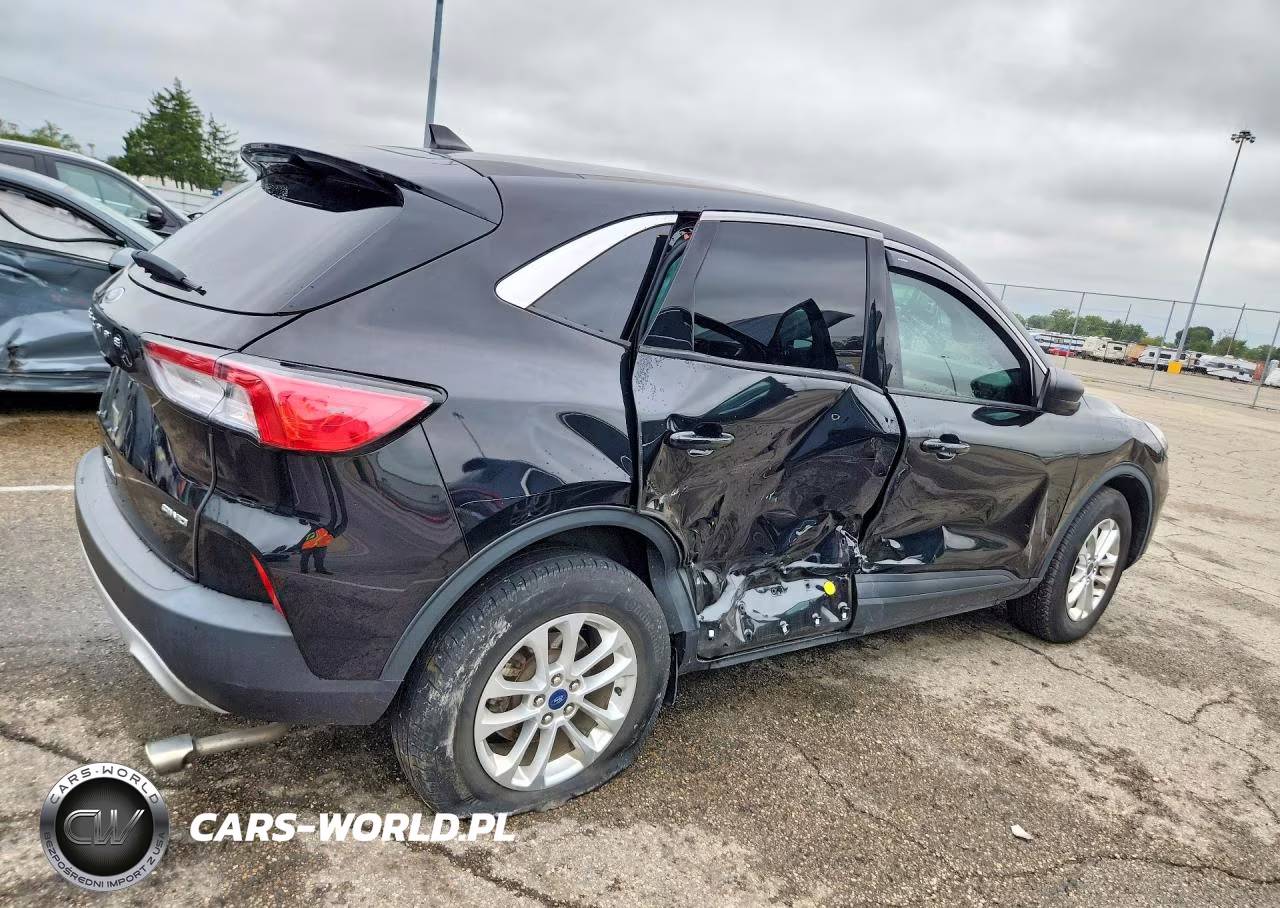 2022 Ford Escape Se VIN:1FMCU9G6XNUB95522 - 3
