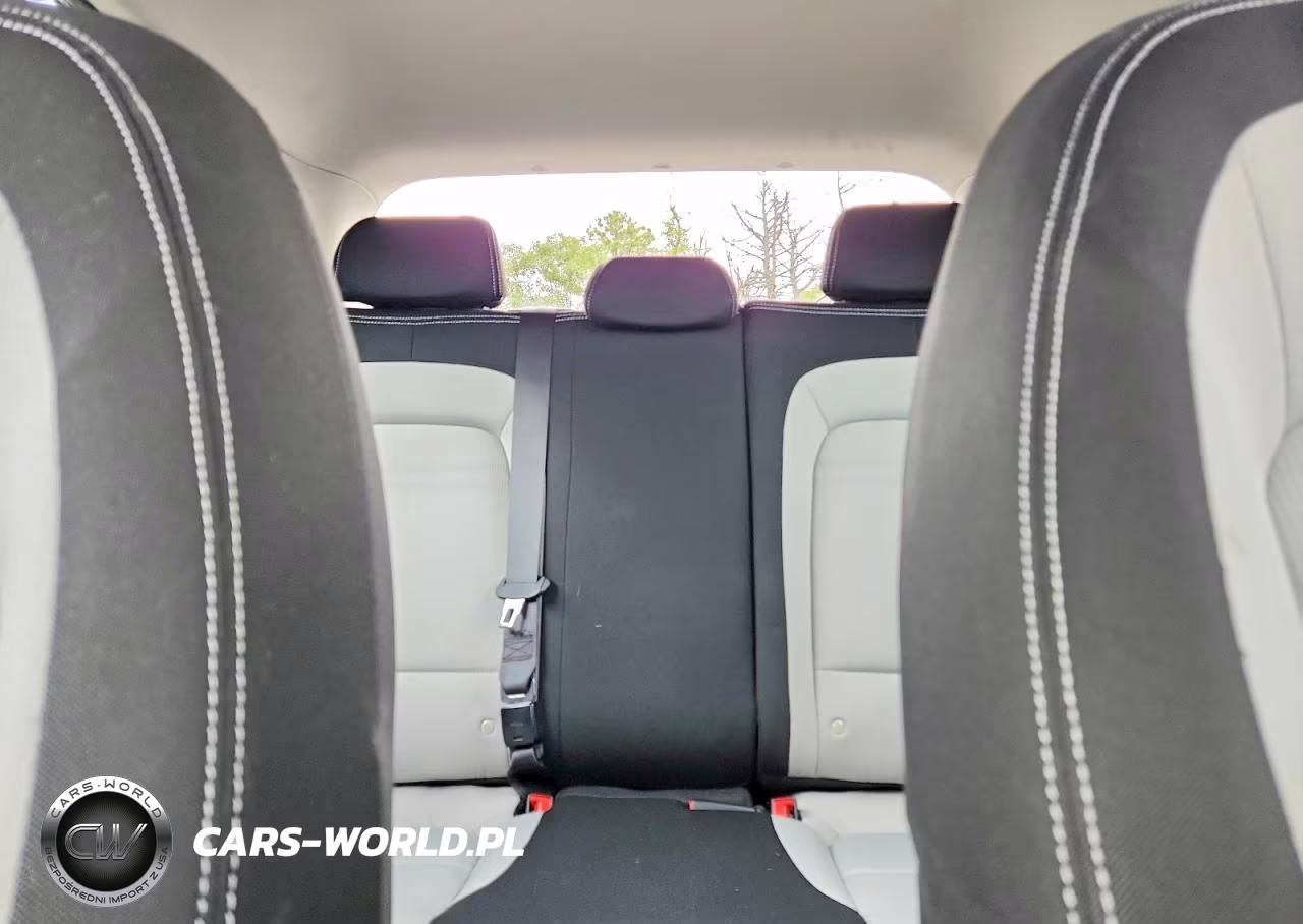 2021 Hyundai Venue Sel VIN:KMHRC8A30MU083235 - 10