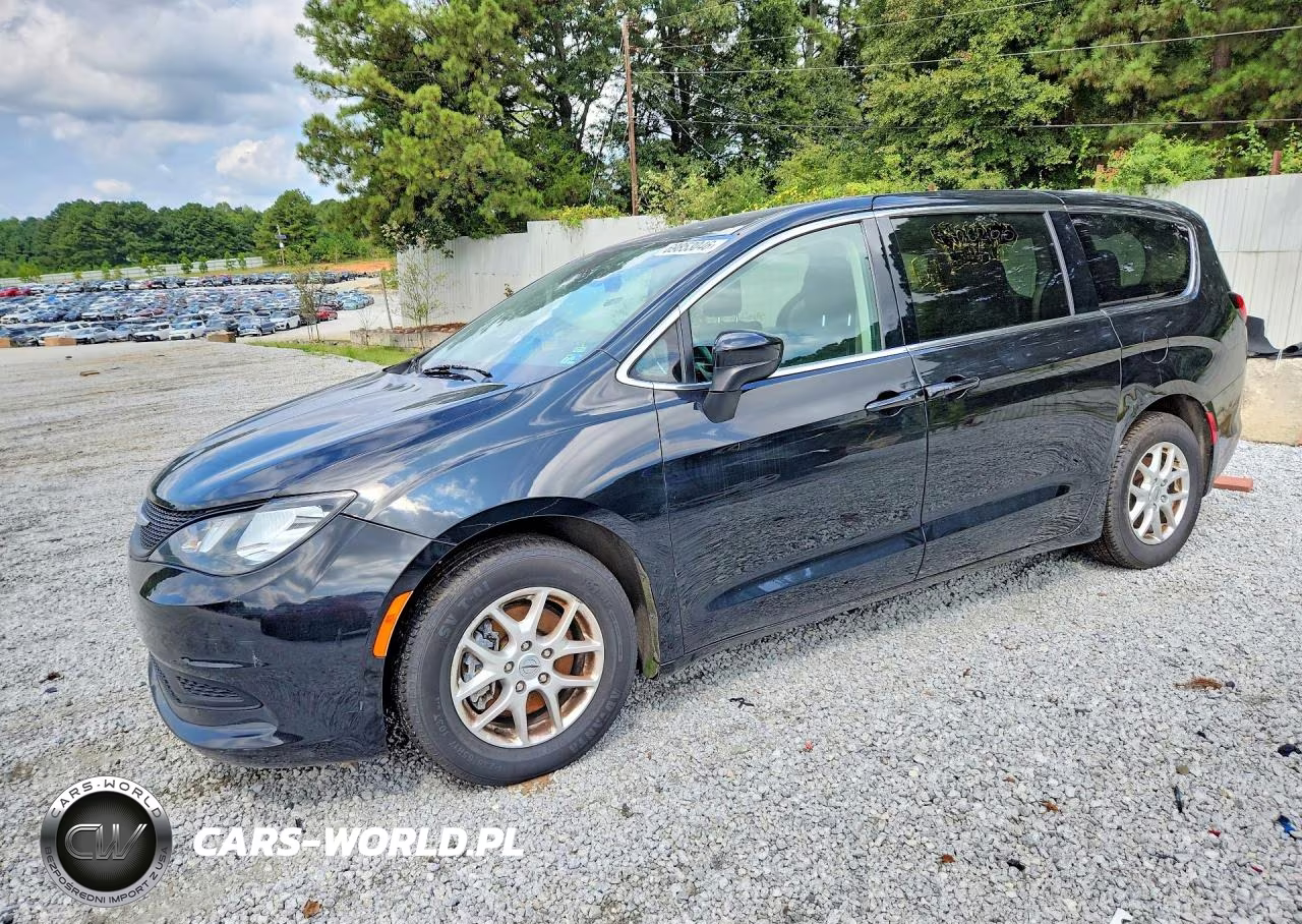 2022 Chrysler Voyager Lx