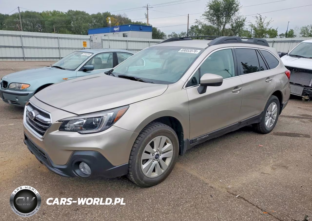 2019 Subaru Outback 2.5I Premium VIN:4S4BSAFC0K3232640 - 1