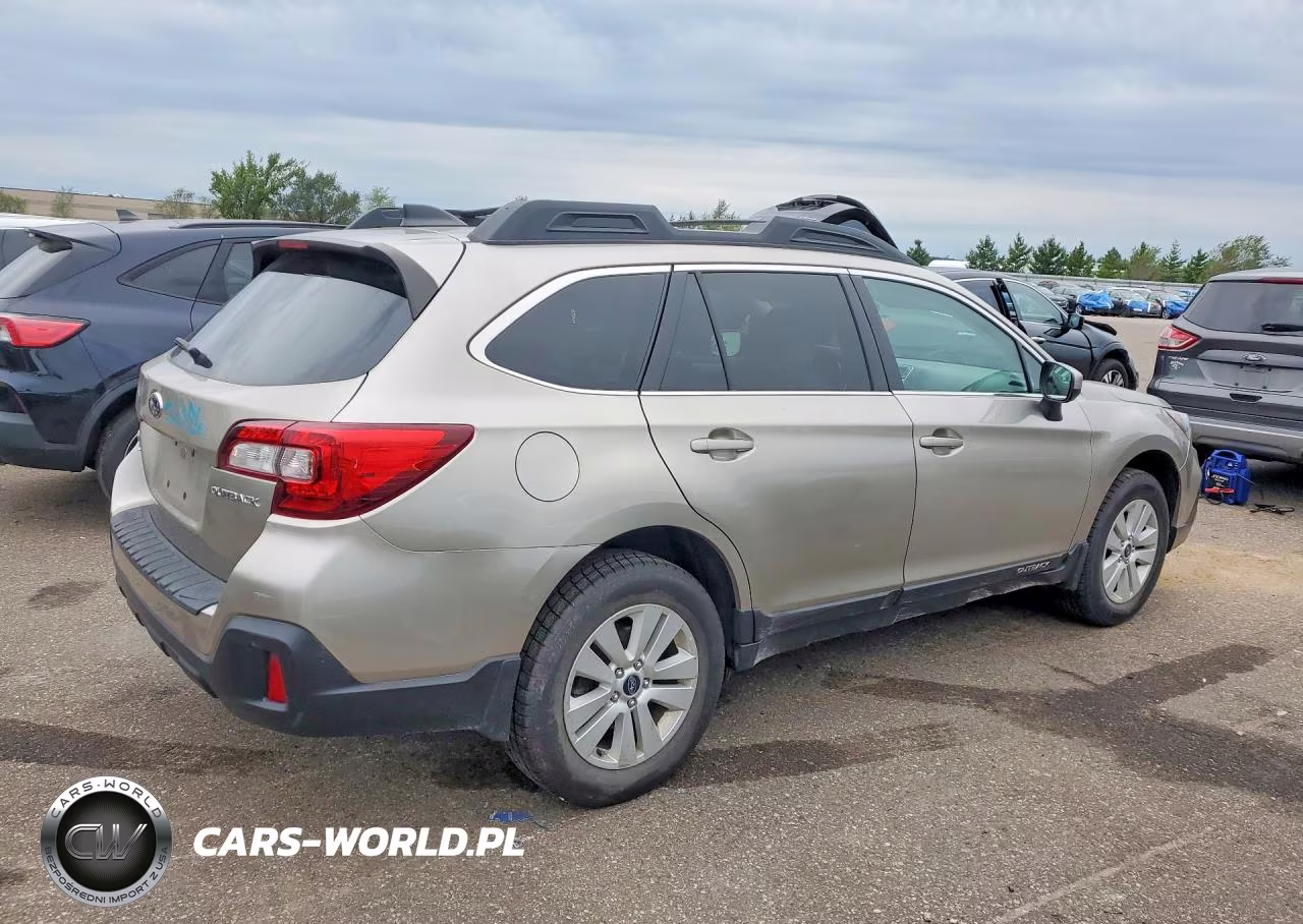 2019 Subaru Outback 2.5I Premium VIN:4S4BSAFC0K3232640 - 3