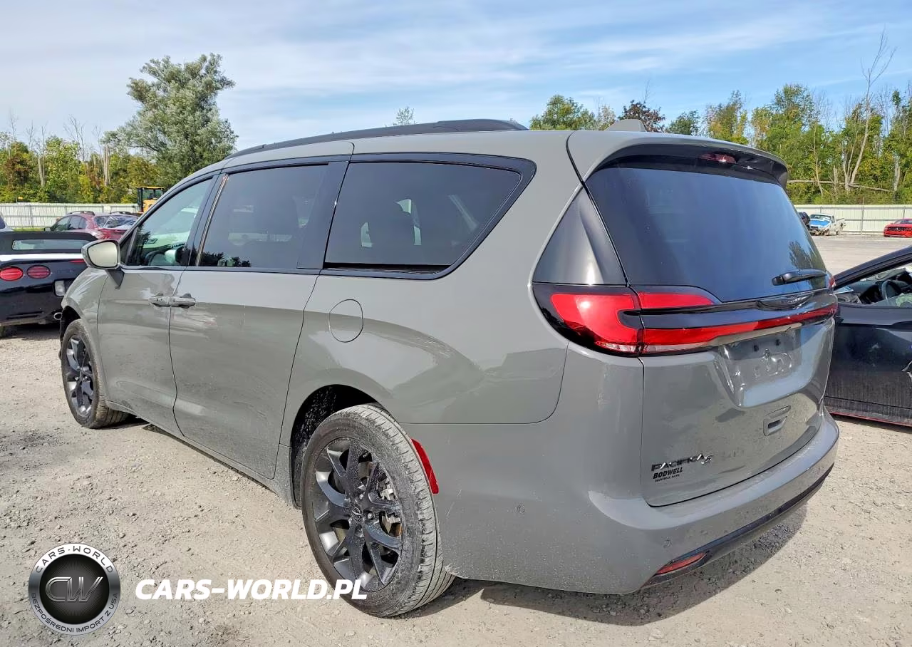 2021 Chrysler Pacifica Touring L VIN:2C4RC3BG1MR564763 - 2