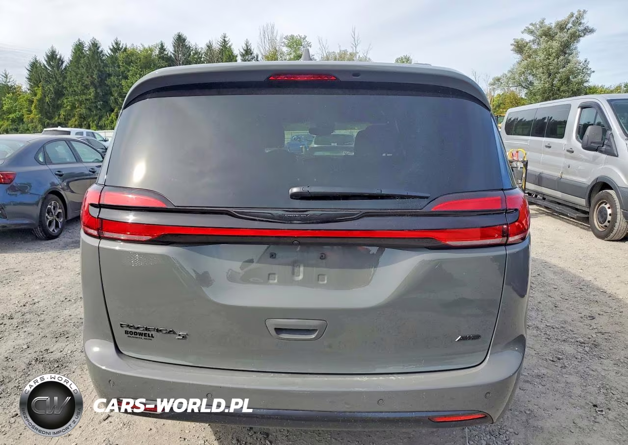 2021 Chrysler Pacifica Touring L VIN:2C4RC3BG1MR564763 - 6
