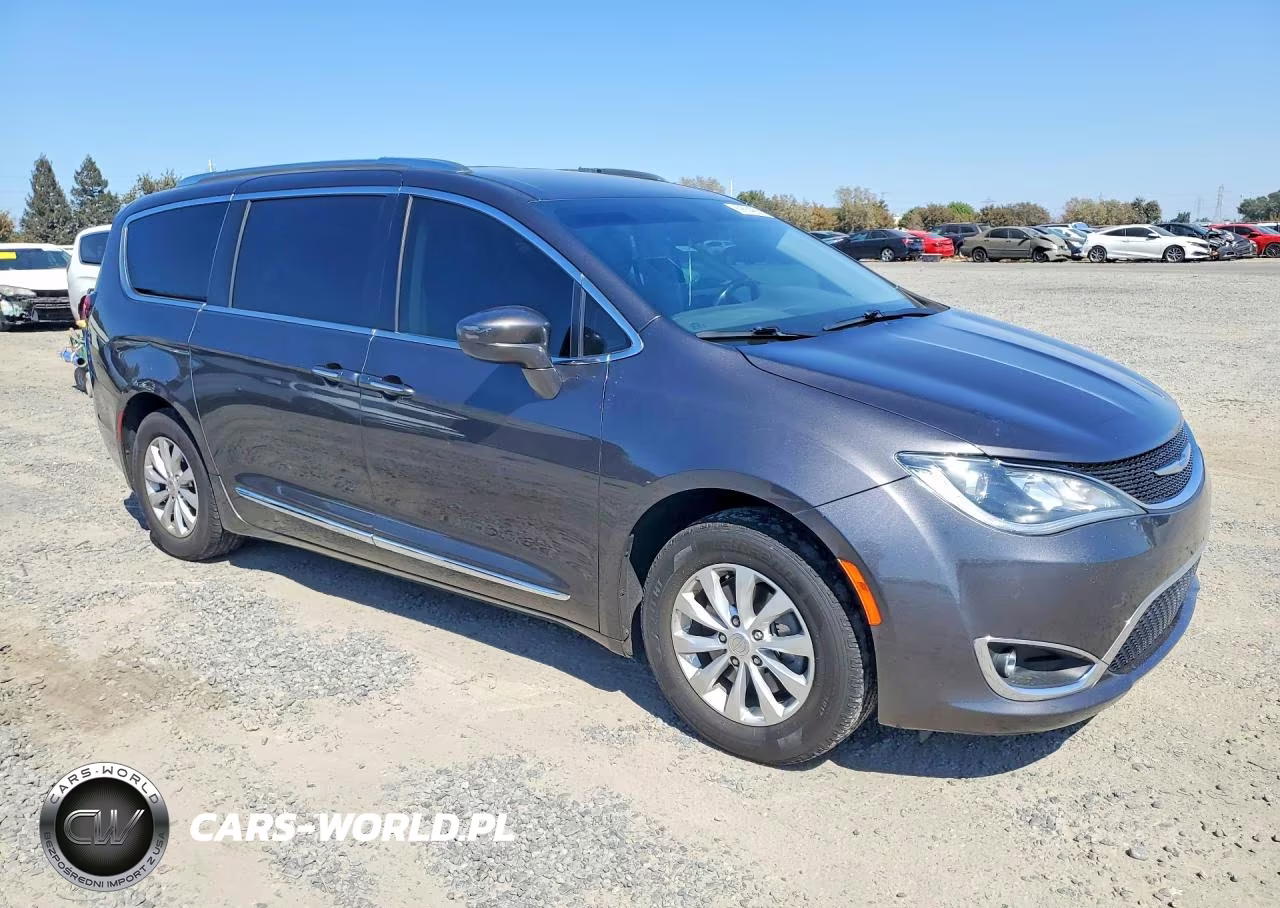 2019 Chrysler Pacifica Touring L VIN:2C4RC1BG6KR596738 - 4