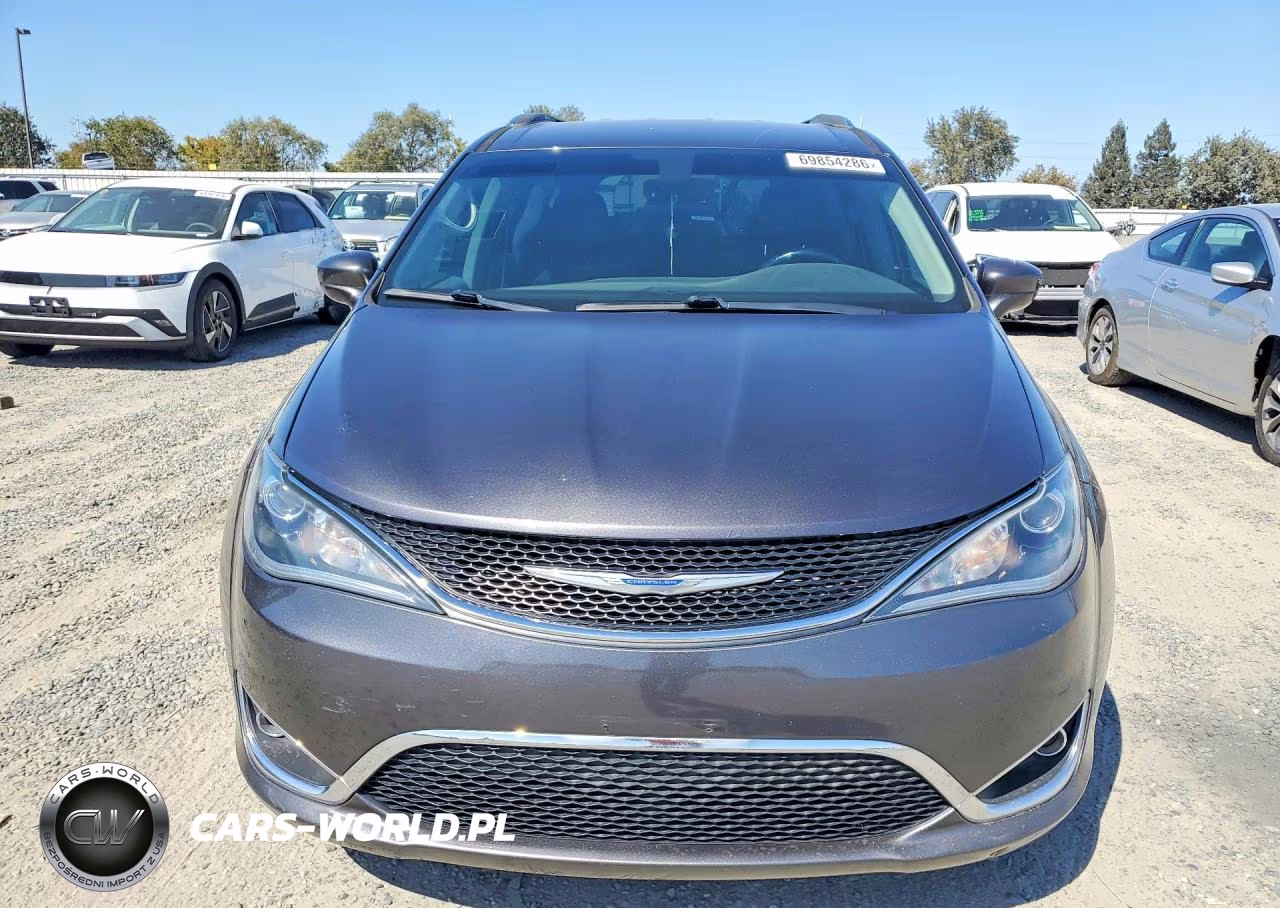 2019 Chrysler Pacifica Touring L VIN:2C4RC1BG6KR596738 - 5