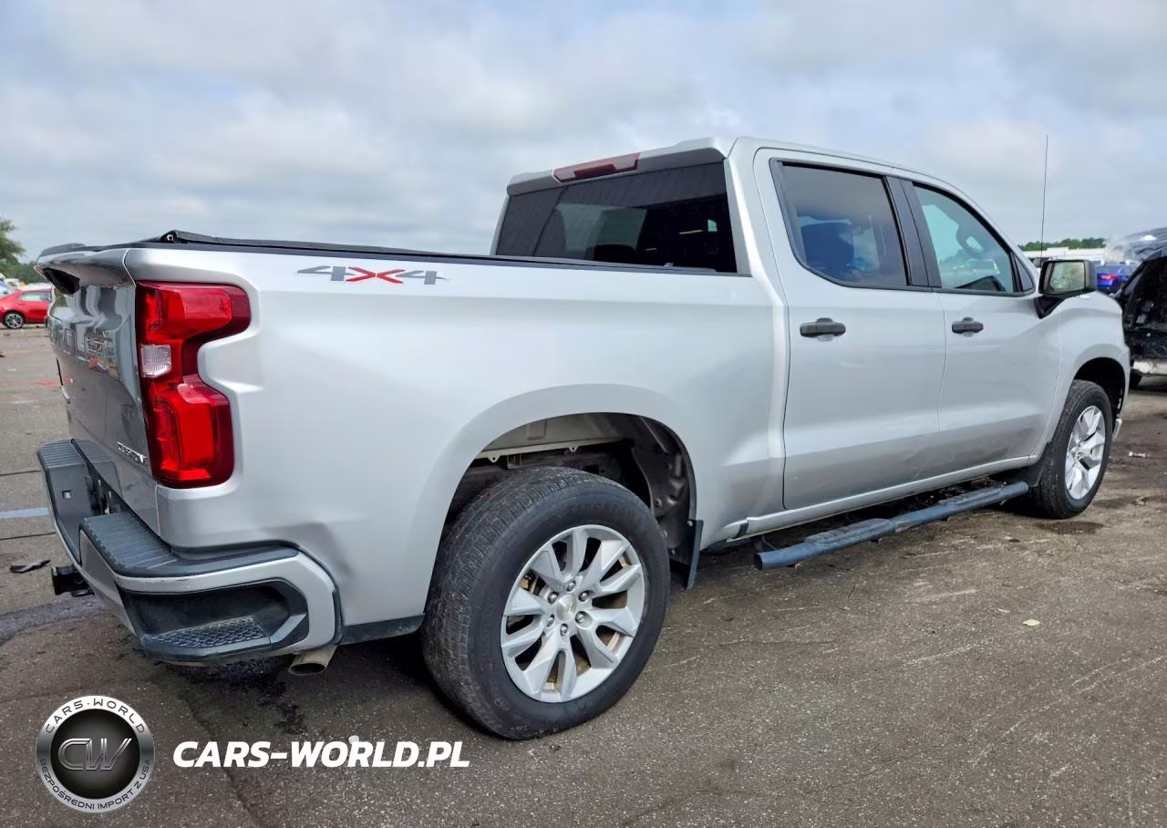 2020 Chevrolet Silverado K1500 Custom VIN:3GCPYBEK0LG292682 - 3