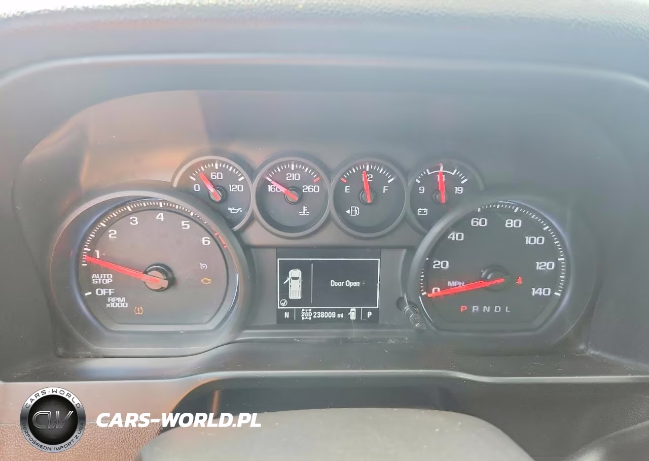 2020 Chevrolet Silverado K1500 Custom VIN:3GCPYBEK0LG292682 - 9