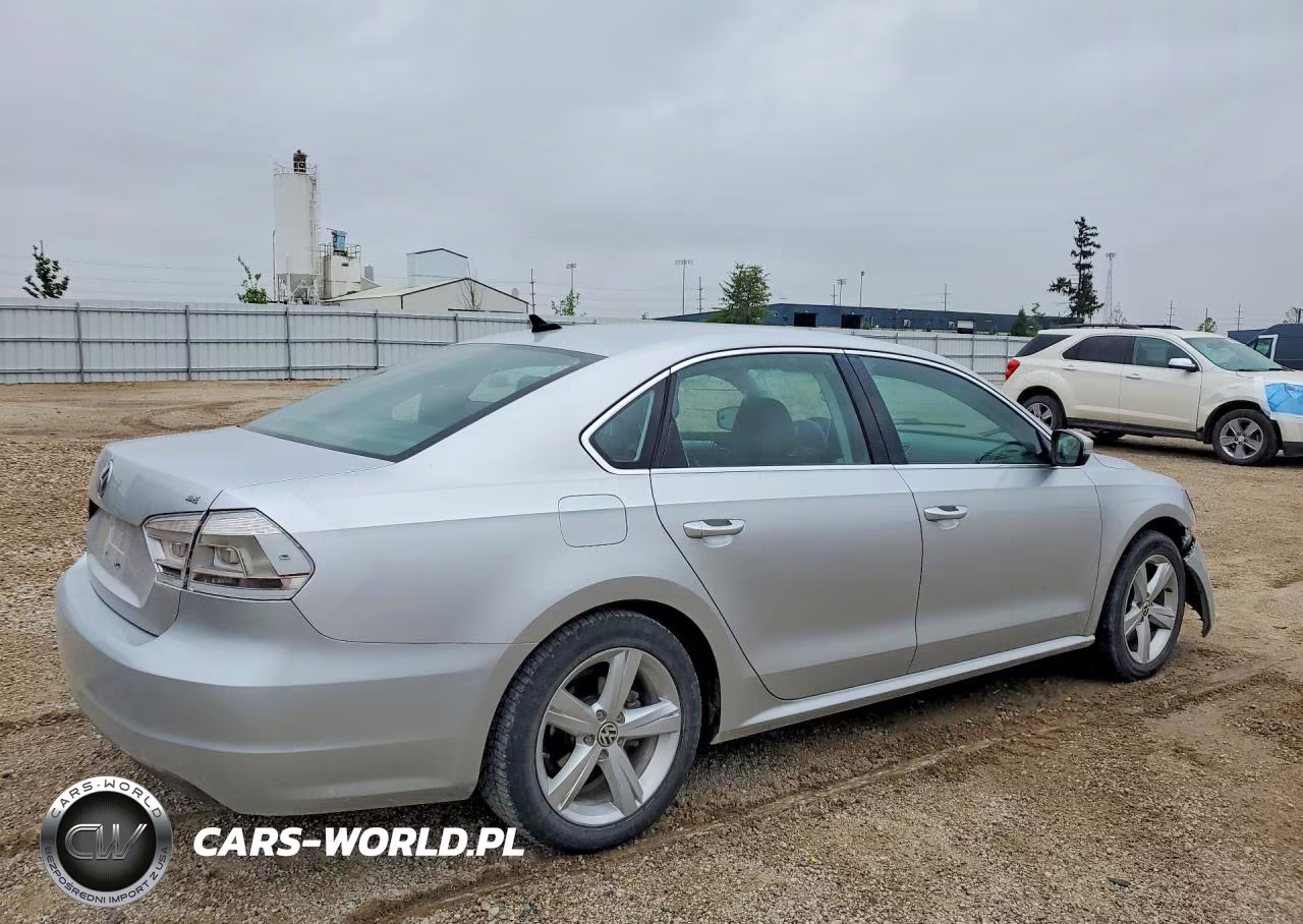 2013 Volkswagen Passat Se VIN:1VWBP7A33DC068123 - 3