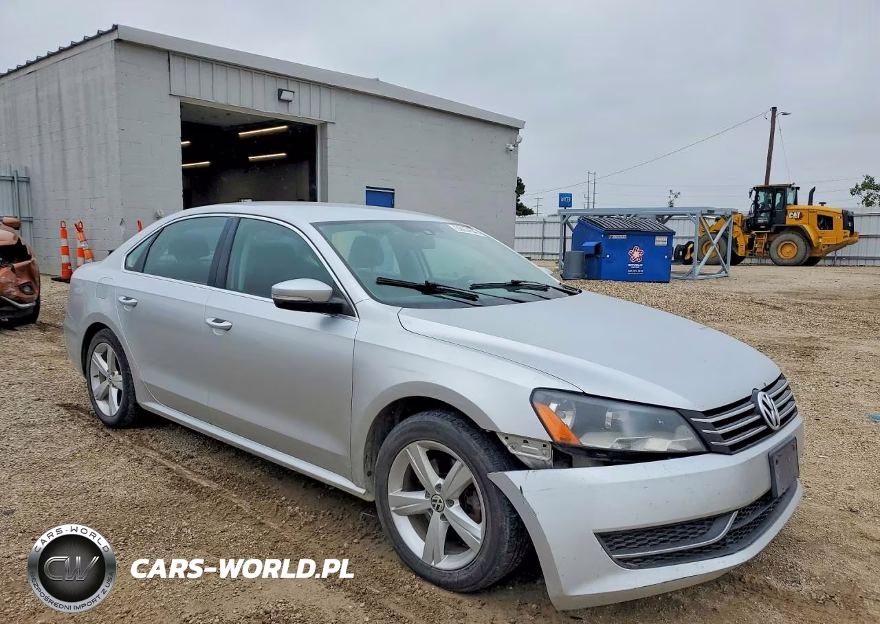 2013 Volkswagen Passat Se VIN:1VWBP7A33DC068123 - 4