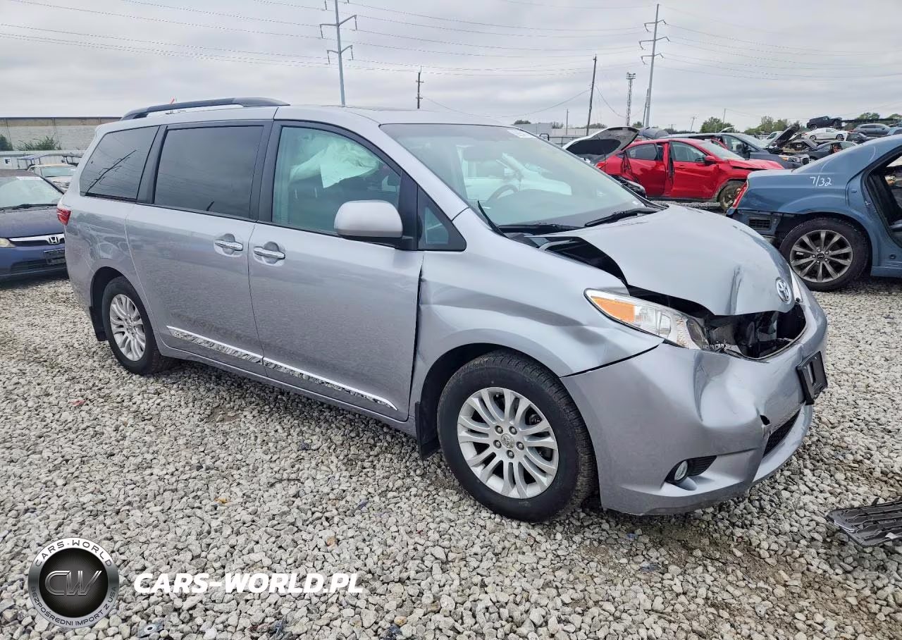 2016 Toyota Sienna Xle 8-Passenger VIN:5TDYK3DC8GS713724 - 4