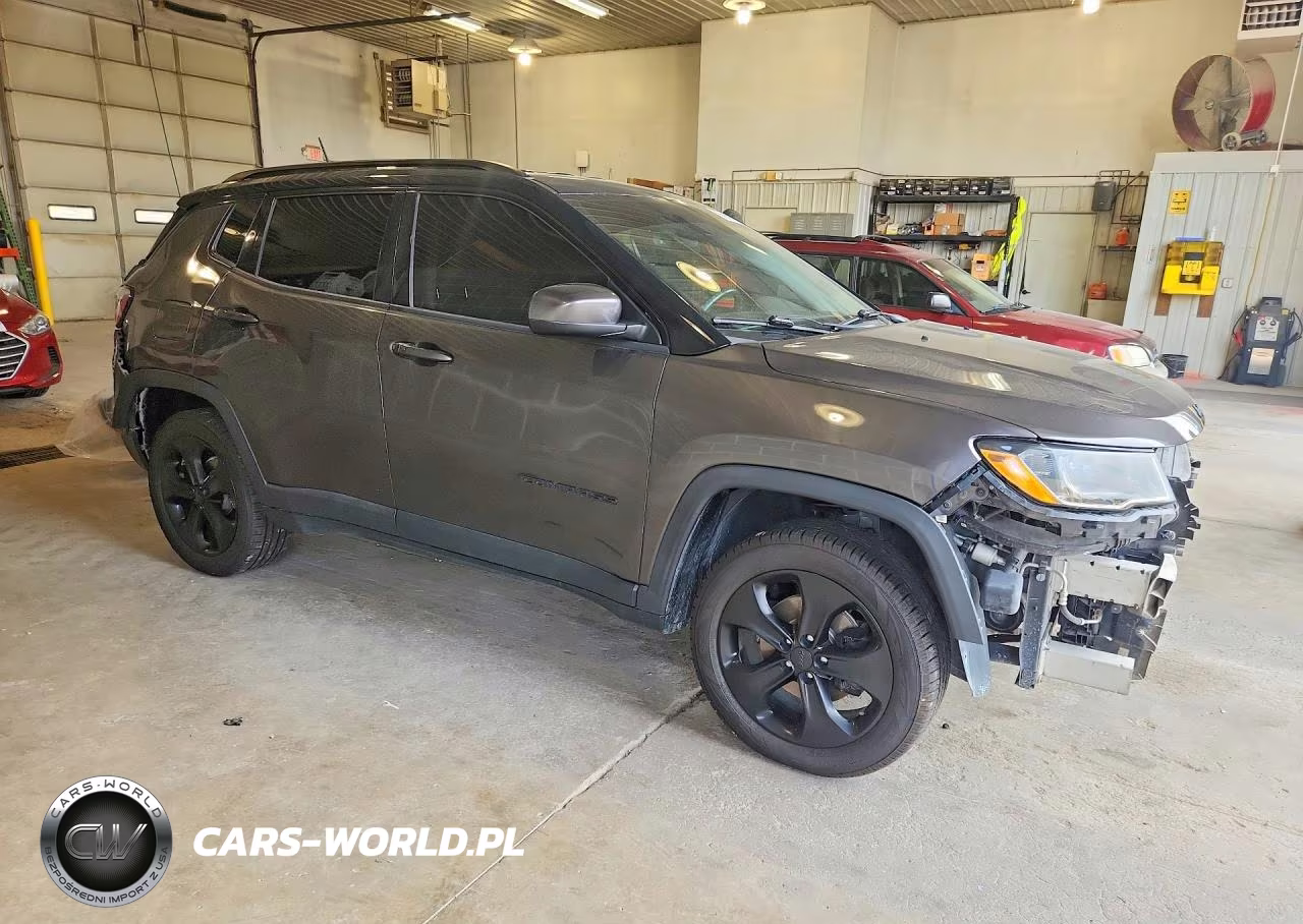 2018 Jeep Compass Latitude VIN:3C4NJDBB1JT337645 - 4