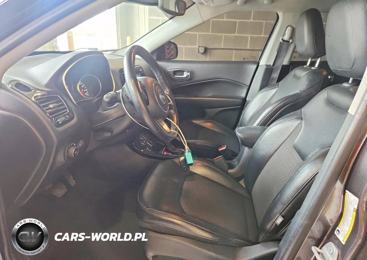 2018 Jeep Compass Latitude VIN:3C4NJDBB1JT337645 - 7