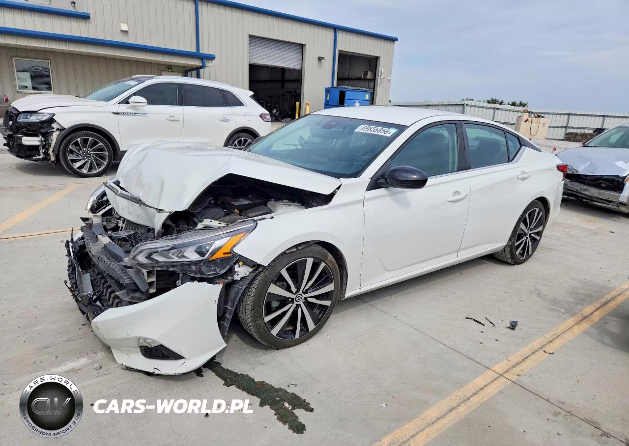 2022 Nissan Altima Sr