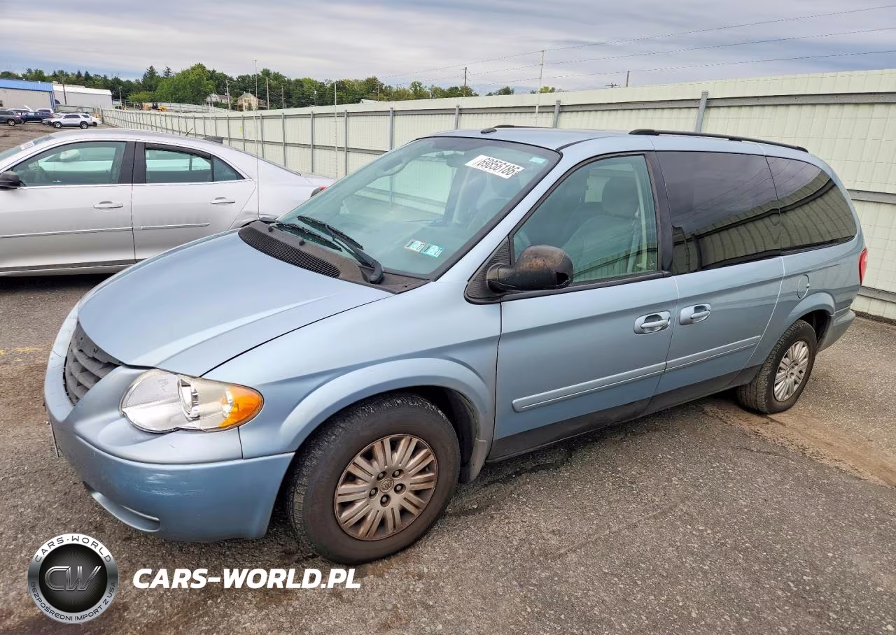 2006 Chrysler Town & Country Lx
