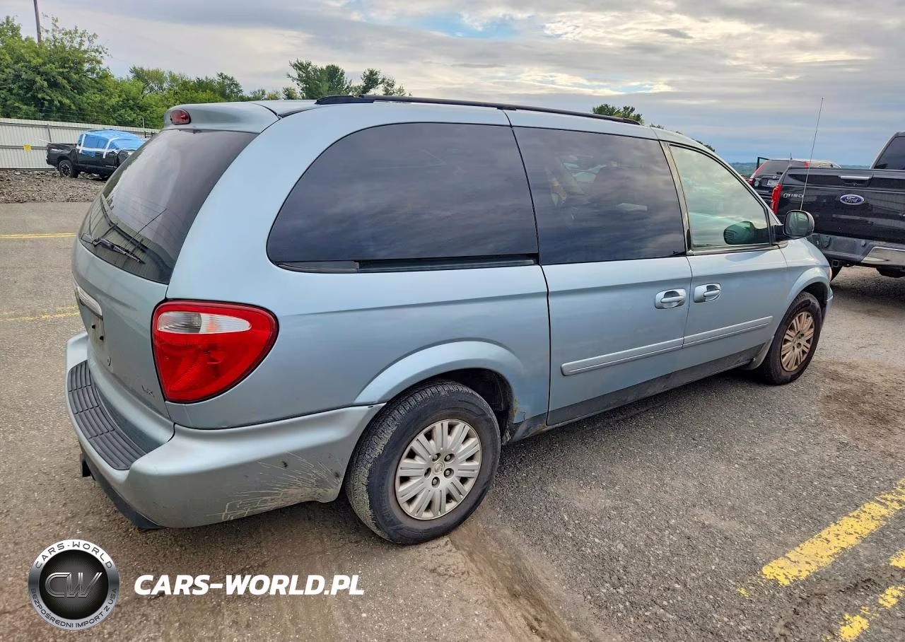 2006 Chrysler Town & Country Lx VIN:2A4GP44R06R724564 - 3