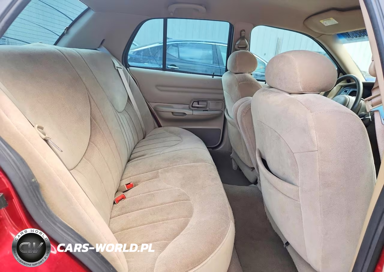 2002 Ford Crown Victoria VIN:2FAFP73W52X121471 - 10
