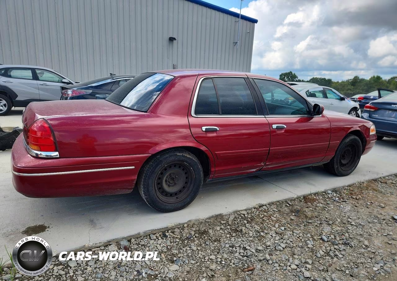 2002 Ford Crown Victoria VIN:2FAFP73W52X121471 - 3