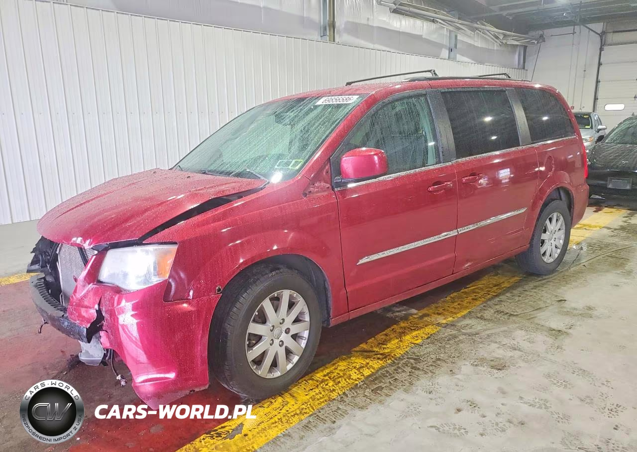 2012 Chrysler Town & Country Touring – zdjęcie 1 z 13