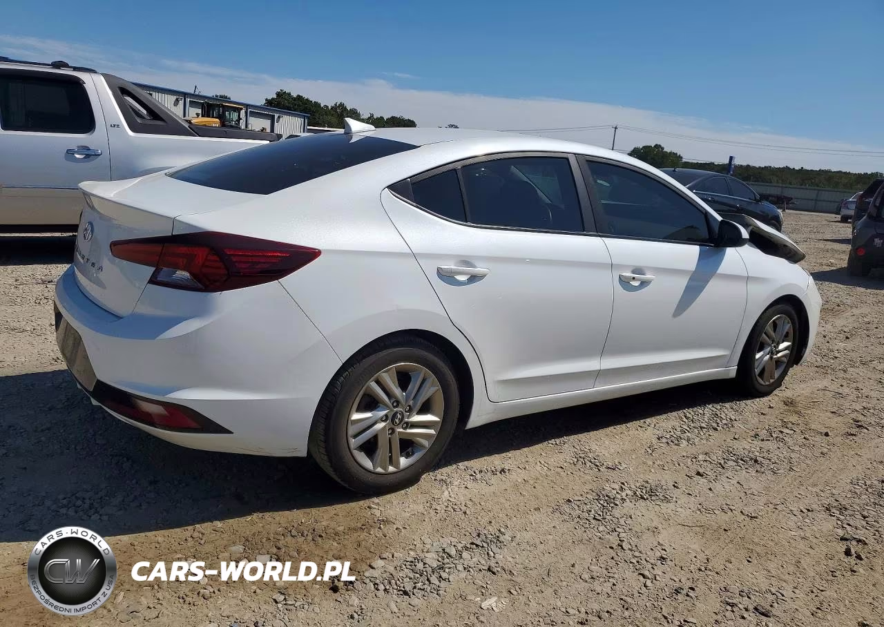 2019 Hyundai Elantra Value Edition VIN:5NPD84LF2KH432743 - 3