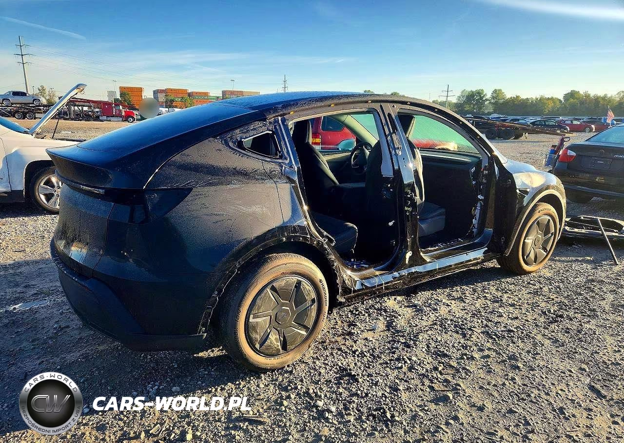 2026 Tesla Model Y VIN:7SAYGDED6TA697083 - 3