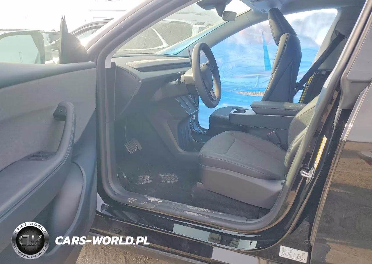 2026 Tesla Model Y VIN:7SAYGDED6TA697083 - 7