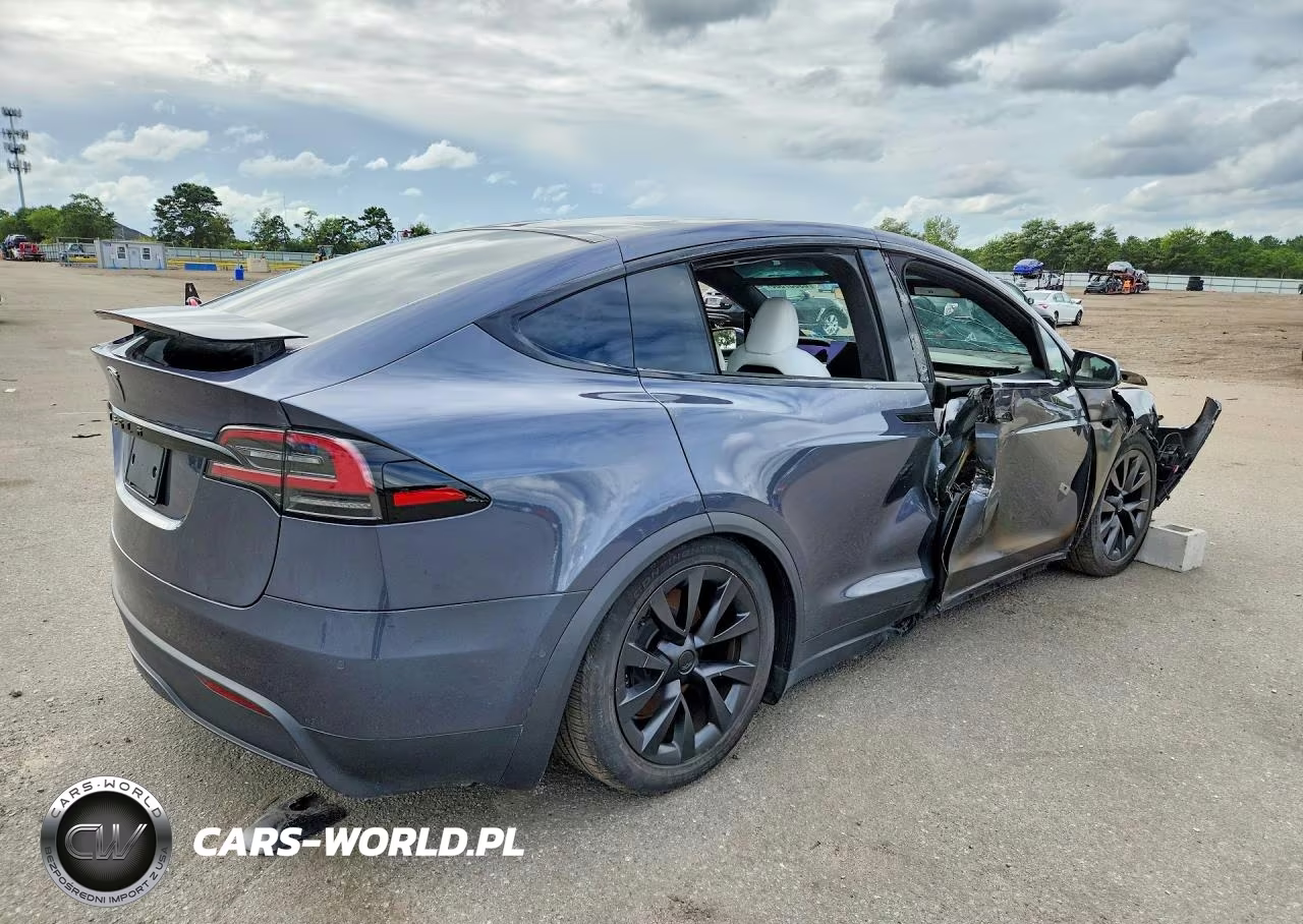 2022 Tesla Model X VIN:7SAXCBE5XNF363925 - 3
