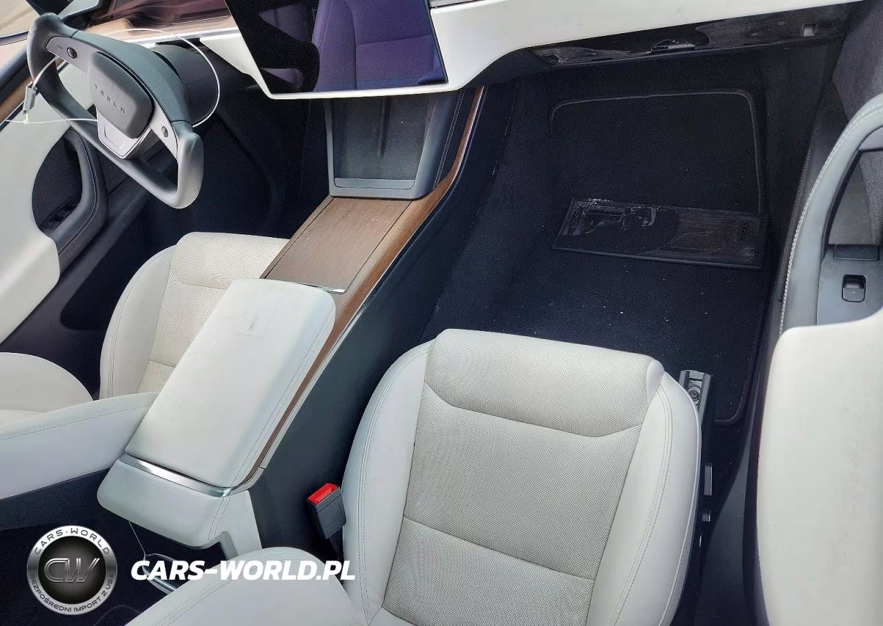2022 Tesla Model X VIN:7SAXCBE5XNF363925 - 8