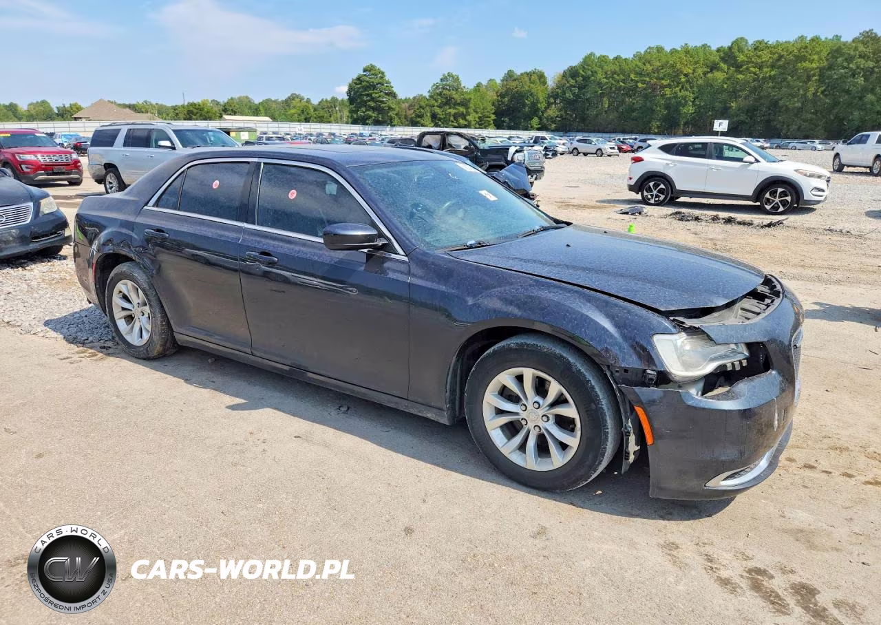 2015 Chrysler 300 Limited VIN:2C3CCAAG8FH833026 - 4