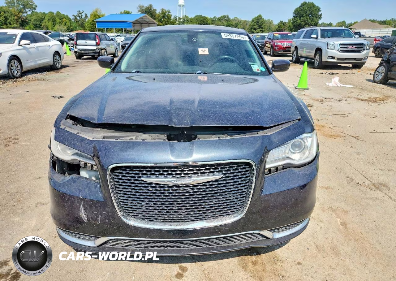 2015 Chrysler 300 Limited VIN:2C3CCAAG8FH833026 - 5
