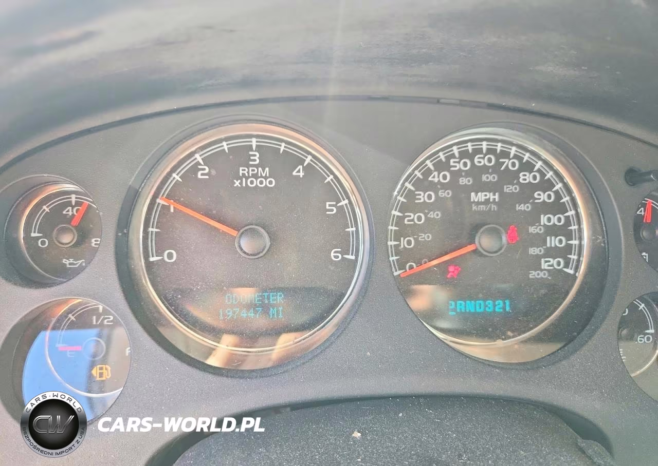 2008 Chevrolet Suburban K1500 Ls VIN:1GNFK163X8J219444 - 9